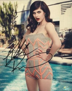 Foto original autografiada de Alexandra Daddario 8x10 LOA TTM - Imagen 1 de 3
