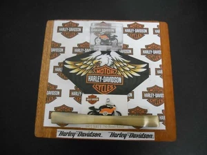 Handgefertigt ~ Upcycelte quadratische Zigarrenbox aus Holz mit Harley Davidson Thema + 1" Miniatur  - Bild 1 von 9