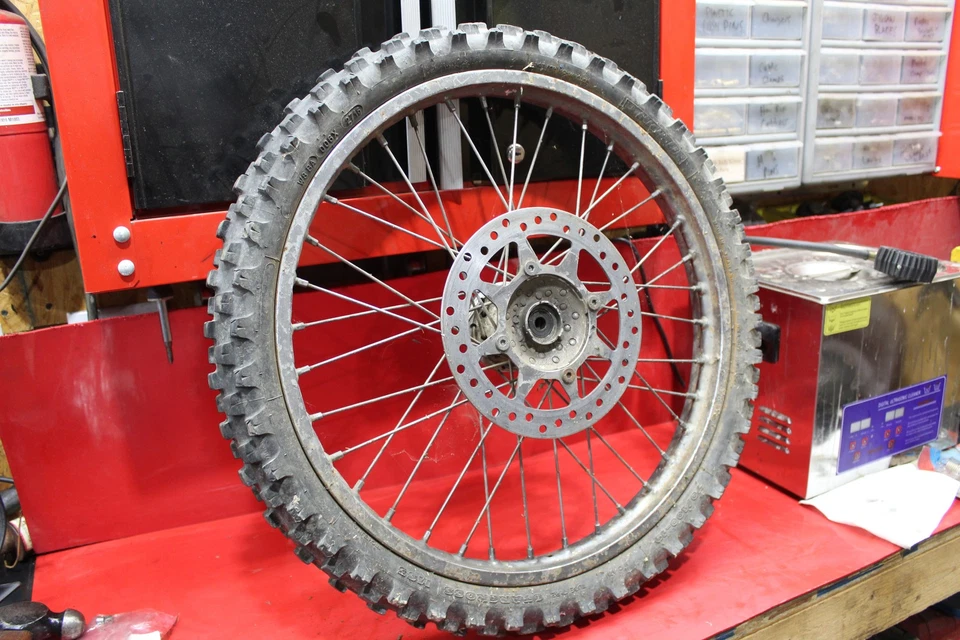 Yamaha TTR125L 2002 19" rueda grande llanta delantera 94414-19002-00 Foto 1 de 4