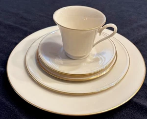 20 Piezas (4 Juegos) Lenox Special Eternal Match 5 Piezas Place Setting Marfil Dorado - Imagen 1 de 13
