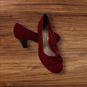 Croft & Barrow Women's Red Suede Pumps with Flower 3" heel ~ Size 10M - Picture 1 of 10
