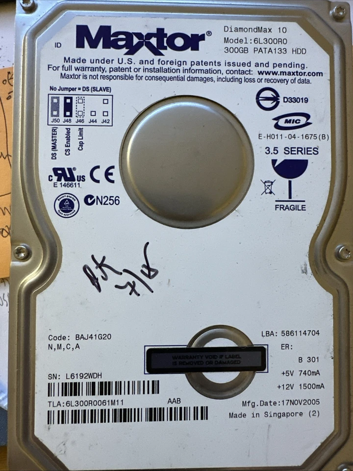 Maxtor 300GB Internal 7200RPM 3.5" (6L300R0) PATA133  HDD - T18 - Image 1 of 1