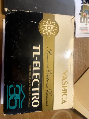 Пленочная камера Yashica TL E 35 мм SLR НА ЗАПЧАСТИ НЕ РАБОТАЕТ - Изображение 1 из 4