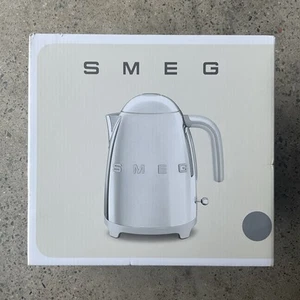 SMEG Retro Style Ästhetischer Wasserkocher - Edelstahl (KLF03SSUS) - Bild 1 von 3