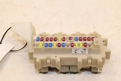 Infiniti QX50 2014-17 3,7 L AWD cabina panel de instrumentos relé de fusibles bloque de conexiones Foto 1 de 4