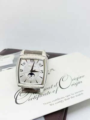 Patek Philippe 18K WG Calendario Anual Fase Lunar Góndolo Calendario REF: 5135G Foto 1 de 4