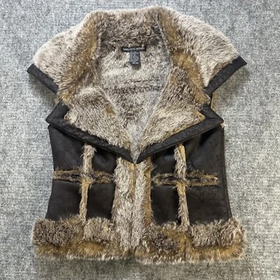 Chaleco Saks Fifth Avenue para mujer marrón imitación piel gamuza festival Foto 1 de 4