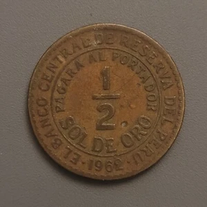 1962 Peru 1/2 Sol Coin - Peruvian Coat of Arms - Brass - Picture 1 of 2