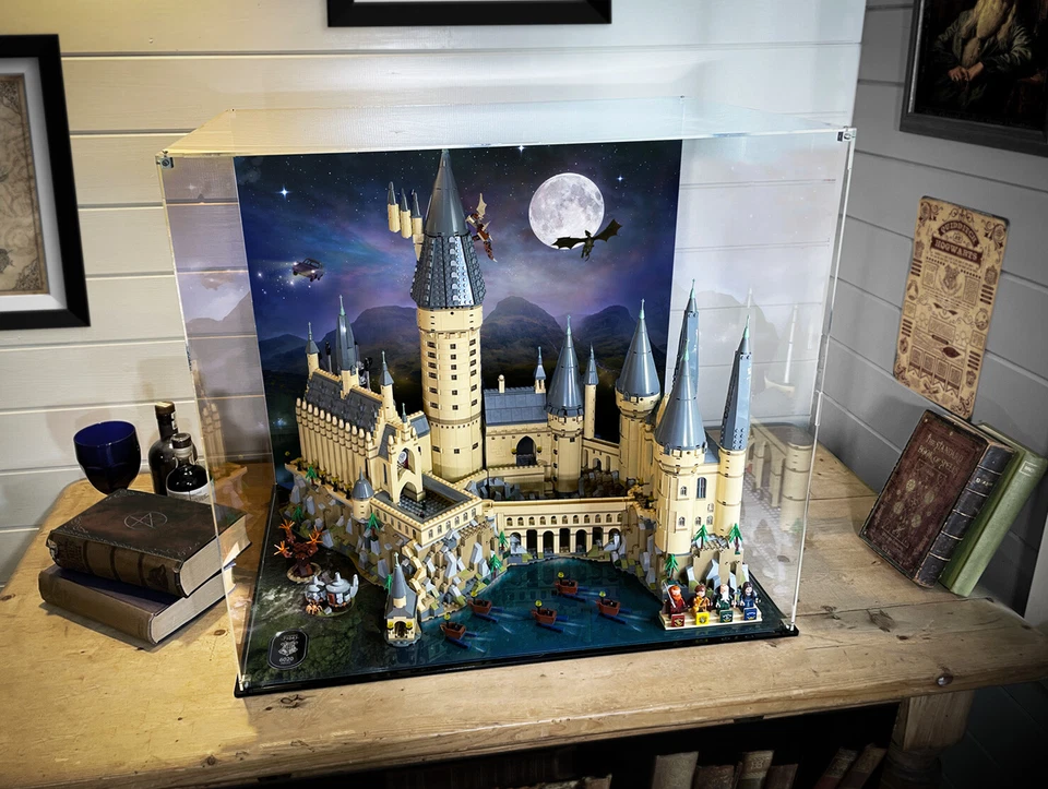 BRIXBOX Vitrine für LEGO® Harry Potter: Schloss Hogwarts 71043 - Bild 1 von 4