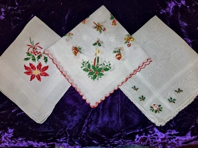 lot of 3 festive Christmas themed Handkerchiefs - Image 1 of 4