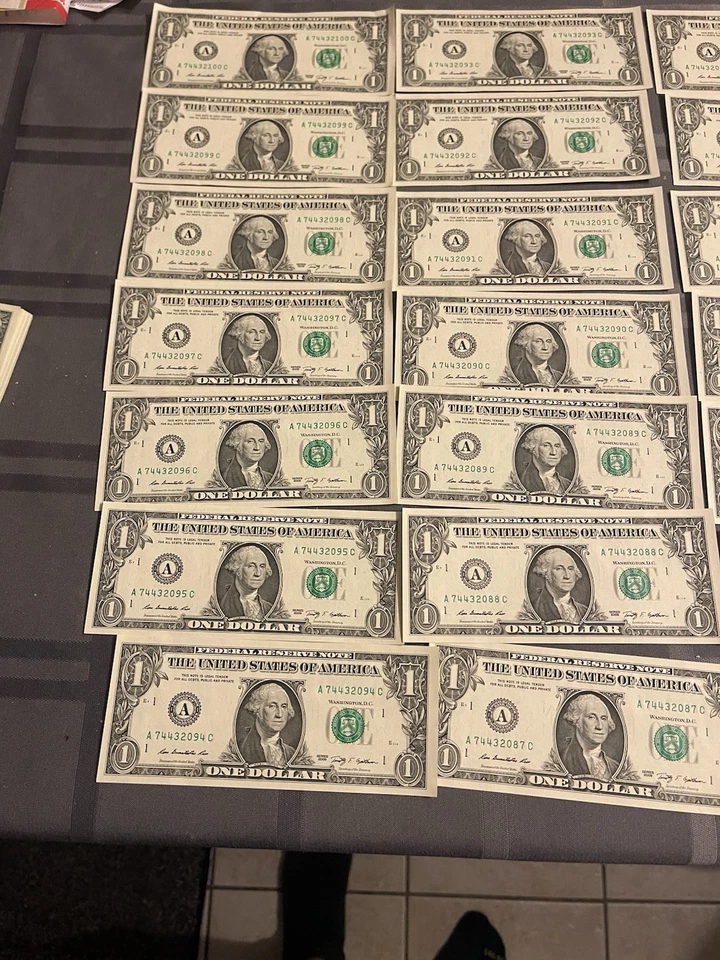 100 $1 Dollar Bills Numbered Sequential A74432001C To A77432100C  Year 2019 - Image 1 of 4