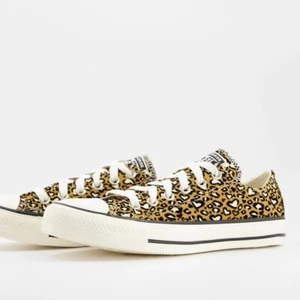 New Converse CTAS OX Leopard Heart Print Sneakers in Club Gold Size 10.5 14  - Picture 1 of 7