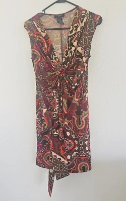 Vestido feminino Alyn Paige New York multicolorido geométrico sem mangas gola V tamanho P - Imagem 1 de 4