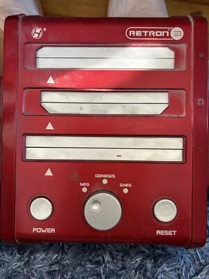 Consola de juegos Retron 3 (Tri-System) (NES, SNES y Sega) sin cables sin probar Foto 1 de 2