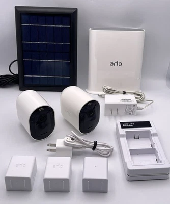 Sistema Arlo Pro 3 2 cámaras VMC4040p, 3 baterías, cargadores, estación base usada en excelente estado Foto 1 de 4