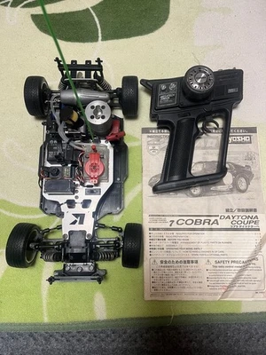JUNK Kyosho 7 Cobra Daytona Coupe RC Car Engine with Radio & Electronics AS-IS - Image 1 of 4