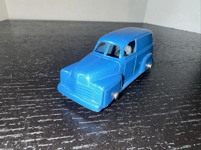 Vintage 1950s Tootsietoy Diecast Red Chevy Panel Delivery Van EXCELLENT - Image 1 of 4