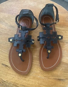 Tory Burch Phoebe Flat Thong Sandals Black Leather Miller Logo Size 5 - Picture 1 of 3