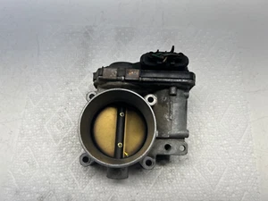 Genuine OEM 2003 2004 Volvo V70 S70 Throttle Body 8677796 2 DAY SHIPPING - Picture 1 of 7