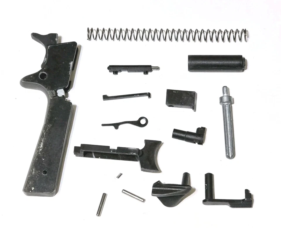 Piezas modelo Chiappa 1911-22; conjunto de martillos, gatillo, seguridad del pulgar, captura magnética, etc. Foto 1 de 4