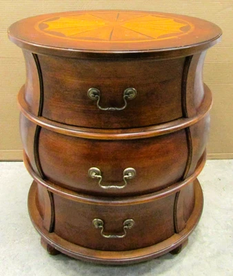 Mesa redonda tradicional de barril de madera Butler en acabado de cereza plantación Foto 1 de 4