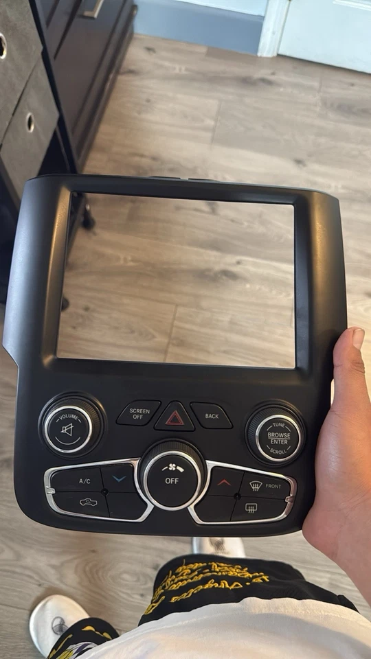 Controle climático 2013-2018 RAM 1500 2500 3500 OEM zona dupla dupla 1UJ97DX9AF - Imagem 1 de 1