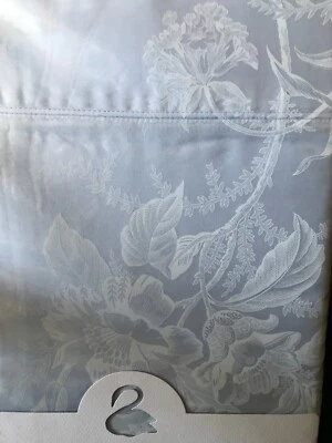 NUEVO CON ETIQUETAS Yves Delorme Queen Sábana Plana 94x116 Floral Azul Blanco Satén Botánico NUEVO Foto 1 de 4