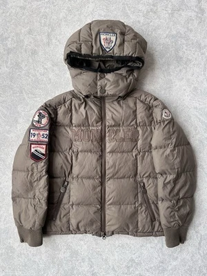 RARO Moncler Niños Plumón Puffer Chaqueta Parches Bordados 10 A 140 cm Foto 1 de 4