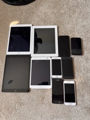 Lot of 10 iPads/phones Broken FOR PARTS/REPAIR* - Image 1 of 3