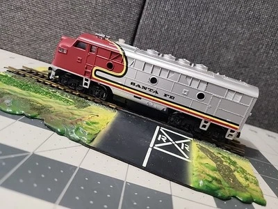 HO Model Power 6730 Santa Fe F3 Diesel Locomotive Powered NO # Call READ - Image 1 of 4