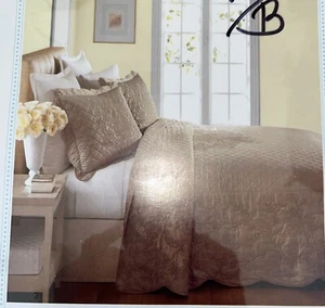 MARTHA STEWART BEDSPREAD TWIN QUILTED SATIN WEAVE COLOR SANDBAR - Picture 1 of 4