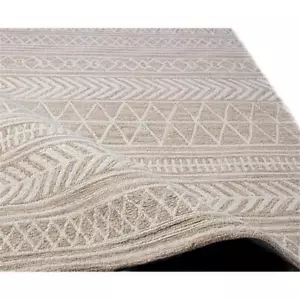 Bashian Valencia Nuncio 3'6" x 5'6" Area Rug in Beige - Picture 1 of 6