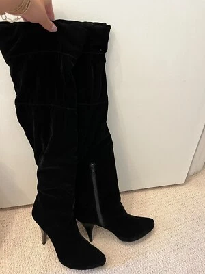 ¡NUEVO CON ETIQUETAS! Mia Talla 9 Niña Noche Noche Noche Negro 3 Vías Elastizado Terciopelo Botas Foto 1 de 4