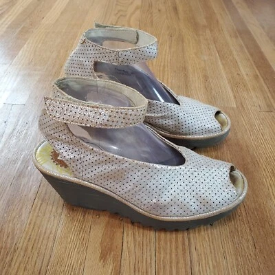 Sandalia de cuña Fly London Yala Perf de cuero para mujer talla EU 40 US 9-9,5 EU Foto 1 de 4