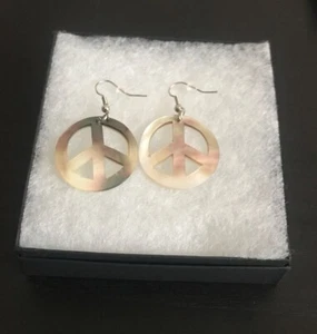 Peace Logo Dangling Hoop - Imagen 1 de 1