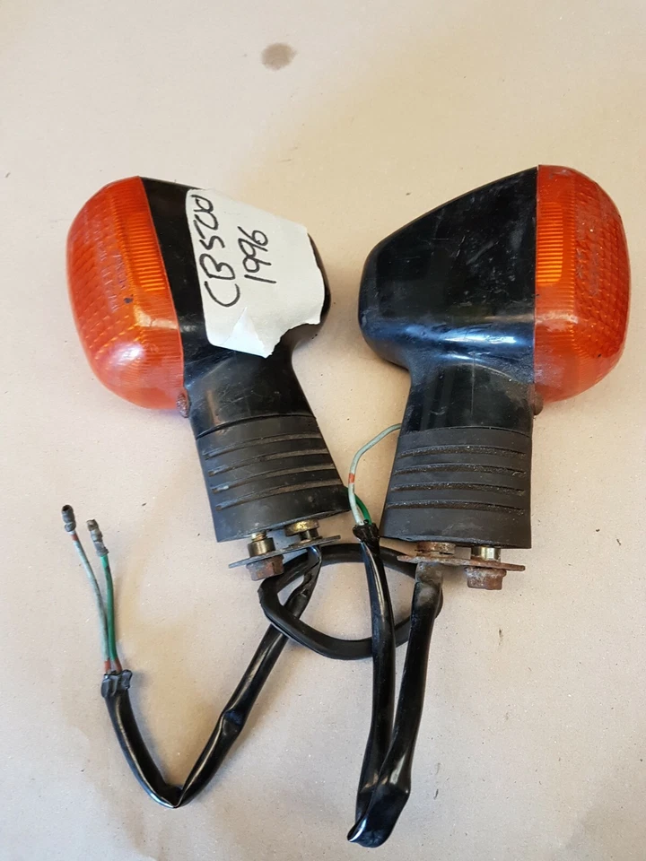 Par de indicadores traseiros Honda CBR600 F3 1998 - Imagem 1 de 1