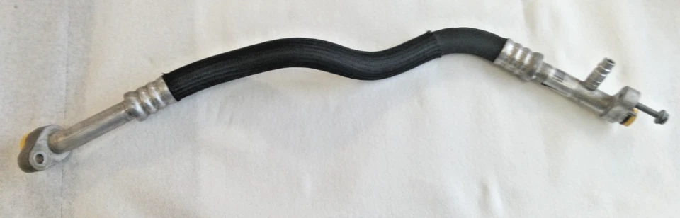 OEM MERCEDES BENZ S550 SL550 W221 07-09 AC AIR COMPRESSOR SUCTION HOSE LINE PIPE - Image 1 of 4