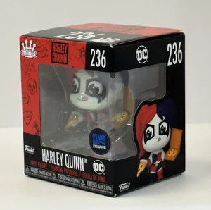 Funko Minis DC Harley Quinn #236 - Harley Quinn mit Pizza - Five Below Exclusive - Neu - Bild 1 von 7