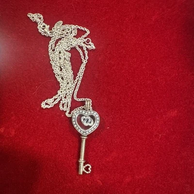 Pandora Corazón Flotante Medallón Llavero Colgante con Doble Corazón Dije Y Cadena Foto 1 de 4