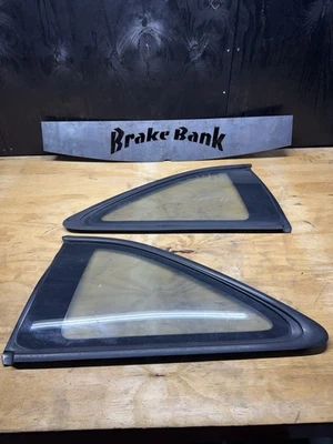 Par de cuartos de cristal trasero izquierdo derecho completo Nissan 240sx S14 94-98 Foto 1 de 3