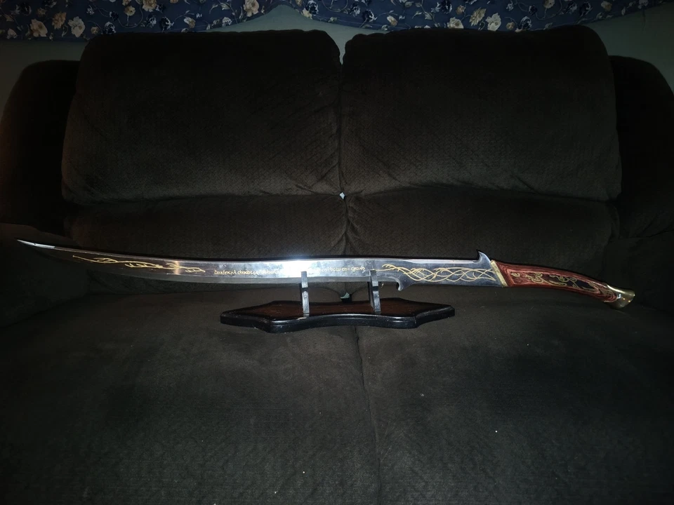 Lord of the Rings Arwen's Sword Hadhafang with Stand - Image 1 of 3