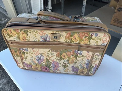 Tapiz de equipaje de ocio vintage de los 80 azul marino floral maleta de mano bolso borde tostado Foto 1 de 4