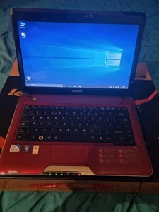 Toshiba Satellite T130-11J 4GB Ram-250GB HD, Microsoft Win 10 Pro HD Webcam - Picture 1 of 7