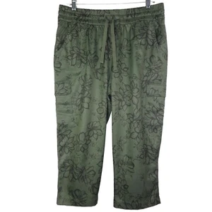 St Johns Bay Active Capri Pants Green Women Size L Black Floral Print SJB - Picture 1 of 8
