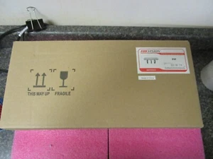 Hikvision PM Universal Pole Mount Adapter 302700454 - Picture 1 of 5