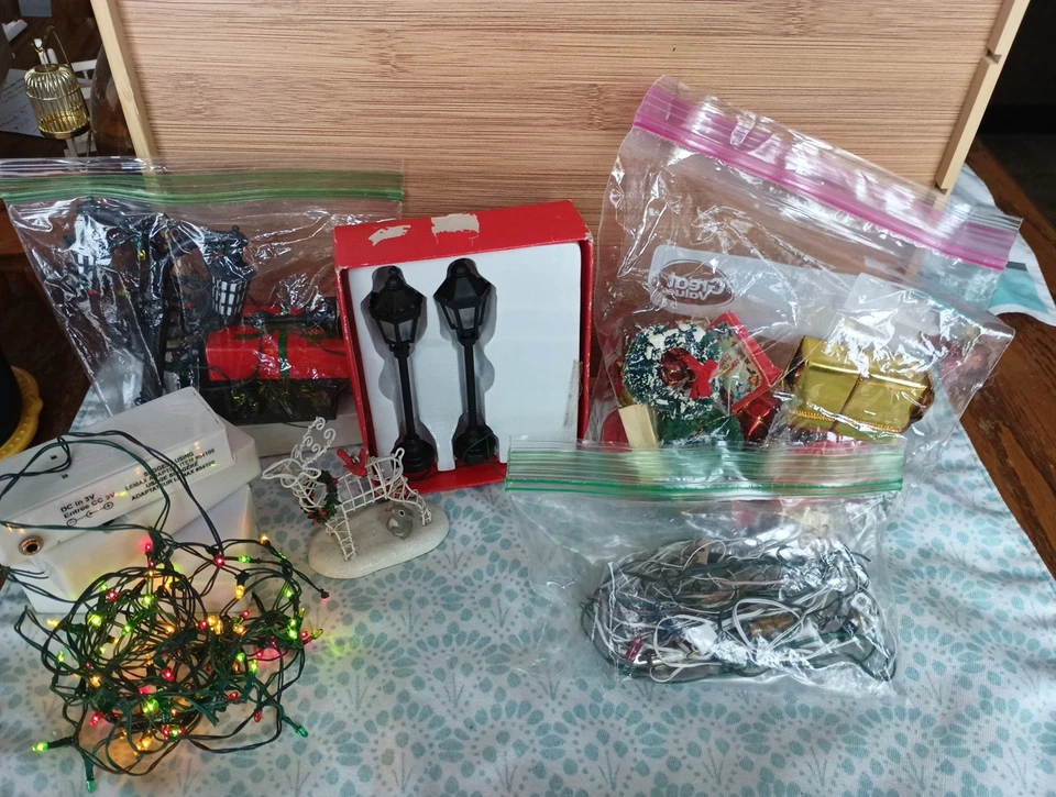 Large Lot Vintage Miniature Dollhouse 1:12 Electric Lights Accessories Christmas - Image 1 of 4