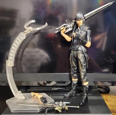 Figura suelta Play Arts Kai Final Fantasy FFXV - Noctis Lucis Caelum Foto 1 de 4