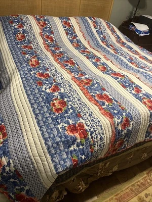 PIONEER WOMAN Sweet Romance Quilt King/queen Reversible Hand stitch country core - Image 1 of 4