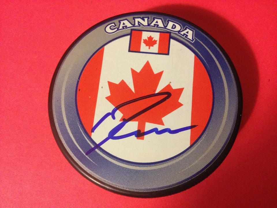 Ryan Nugent-Hopkins Oilers Team Canadá Bandera Firmado Disco Automático Foto 1 de 1
