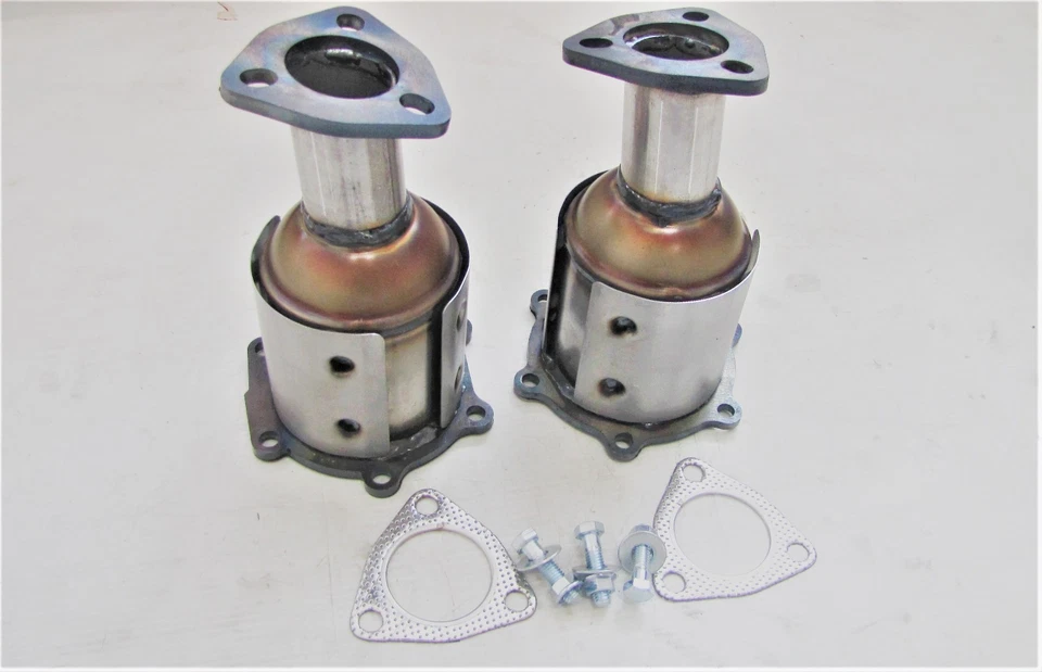 fits: 2001 2002 2003 2004 Nissan Pathfinder 3.5L  BANK 1 & 2 catalytic converter - Image 1 of 1